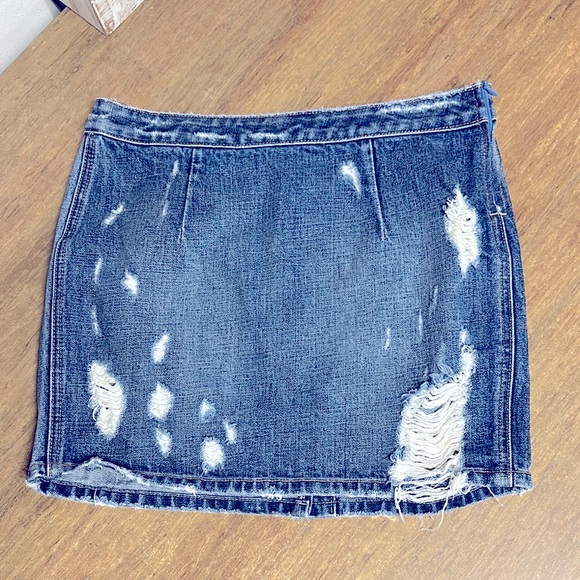 Lovers + Friends like new Ryder 100% cotton indigo blue denim distressed skirt - Picture 1 of 8